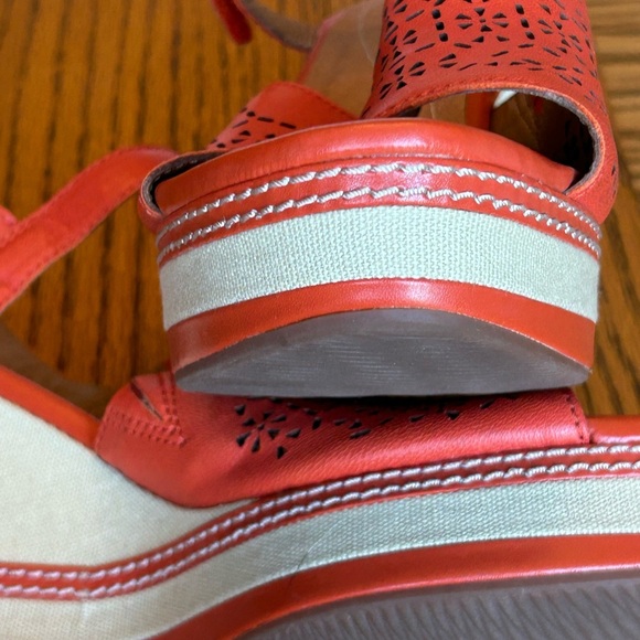 Clarks Zia Graze Platform Women's Orange Leather Cut-Out Sandals Size 11 - Picture 11 of 15